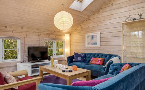 Tanas - 2Km from the Sea: Holz, Interior Design, Zuhause, Decke, Möbel, Haus, Zimmer, Wohnzimmer, Couch, Fussboden