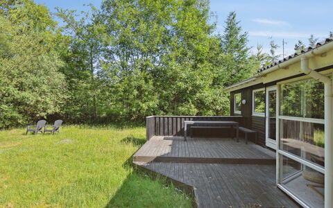 Gretelise - 2Km from the Sea: Wohngebiet, Dach, Vorort, Auffahrt, Estate, Kamin