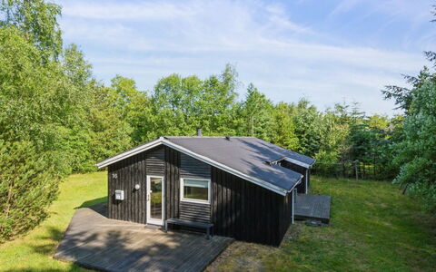 Gretelise - 2Km from the Sea: Wohngebiet, Dach, Vorort, Auffahrt, Estate, Kamin