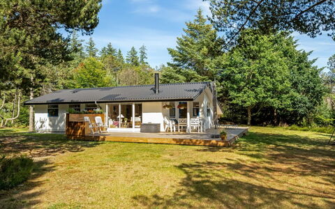 Hakan - 4Km from the Sea: Blau, Strauch, Hütte, Ground, Garten, Estate, Schatten, Landscaping, Bauernhaus, Eco Hotel