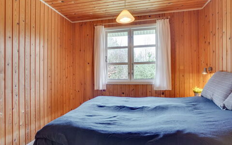 Gizelle - 1.5Km from the Sea: Flooring, Fussboden, Holz, Interior Design, Decke, Schlafzimmer, Holzboden, Zimmer, Bett, Hartholz