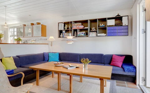 Amila - 425M from the Sea: Möbel, Interior Design, Couch, Flooring, Fussboden, Holz, Wohnzimmer, Zimmer, Wohnung, Tabelle
