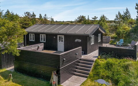 Thorkil - 800M from the Sea: Möbel, Interior Design, Flooring, Holz, Fussboden, Decke, Holzboden, Stuhl, Tabelle, Beleuchtung