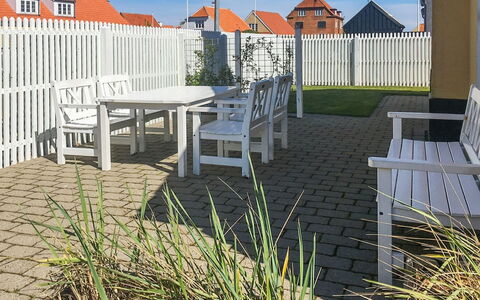 Ejda - 700M from the Sea: Möbel, Gartenmöbel, Stuhl, Tisch Im Freien, Schatten, Garten, Veranda, Terrasse, Garten, Hinterhof