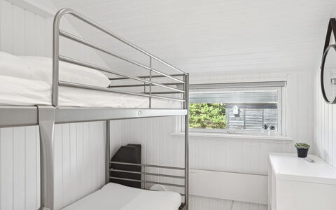 Aderice - 1Km from the Sea: Flooring, Interior Design, Fussboden, Decke, Hartholz, Bett, Design, Schlafzimmer, Holzbeize