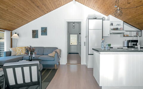 Aderice - 1Km from the Sea: Interior Design, Möbel, Flooring, Holz, Decke, Fussboden, Zimmer, Light Fixture, Küche, Zuhause