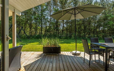 Vilmar - 1.2Km from the Sea: Möbel, Interior Design, Flooring, Holz, Fussboden, Decke, Holzboden, Stuhl, Tabelle, Beleuchtung