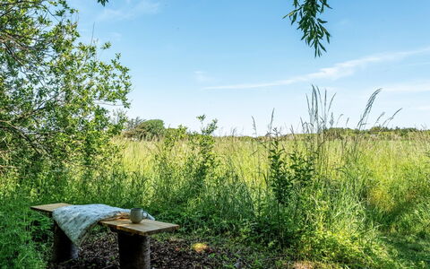 Vilmar - 1.2Km from the Sea: Möbel, Interior Design, Flooring, Holz, Fussboden, Decke, Holzboden, Stuhl, Tabelle, Beleuchtung