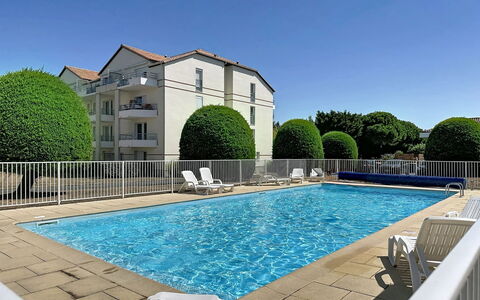 Pornic 200: Estate, Landscaping, Villa, Hecke, Balkon