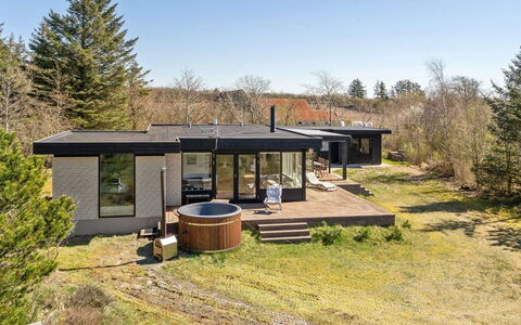 Lefke - 400M to the Fjord: Die Architektur, Dach, Zuhause, Verbundwerkstoff, Daylighting, Abstellgleis, Auffahrt