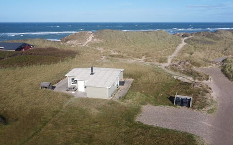 Adi - 75M from the Sea: Grundstueck, Einfach, Hütte, Prärie, Steppe, Sand, Ranch