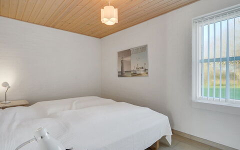 Fengur - 330M from the Sea: Wand, Holz, Decke, Flooring, Interior Design, Fussboden, Schlafzimmer, Beleuchtung, Zimmer, Bett