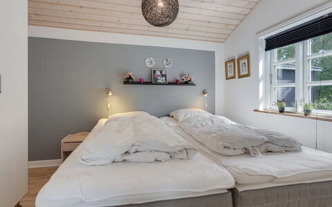 Tolke - 29Km from the Sea: Bett, Schlafzimmer, Interior Design, Möbel, Bedding, Bettdecke, Decke, Linens, Beleuchtung, Fussboden