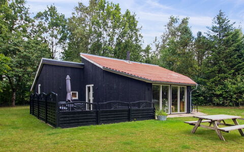 Amanda - 30Km from the Sea: Hütte, Dach, Haus, Zuhause, Veranda, Abstellgleis, Grundstueck, Bauernhaus, Gartenbauten, Tür