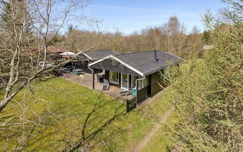 Amara: Möbel, Interior Design, Flooring, Holz, Fussboden, Decke, Holzboden, Stuhl, Tabelle, Beleuchtung