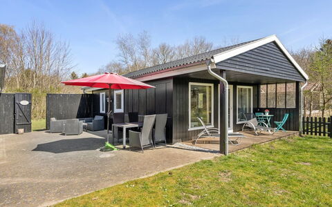 Amara: Möbel, Interior Design, Flooring, Holz, Fussboden, Decke, Holzboden, Stuhl, Tabelle, Beleuchtung
