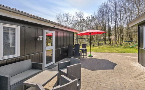 Amara: Möbel, Interior Design, Flooring, Holz, Fussboden, Decke, Holzboden, Stuhl, Tabelle, Beleuchtung