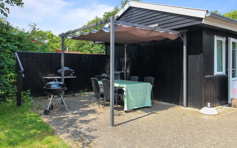 Amara: Möbel, Interior Design, Flooring, Holz, Fussboden, Decke, Holzboden, Stuhl, Tabelle, Beleuchtung
