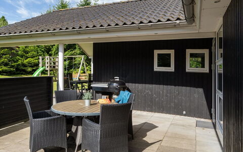 Hekla - 30Km from the Sea: Dach, Haus, Zuhause, Hütte, Tür, Abstellgleis, Deck, Veranda, Planke, Hartholz