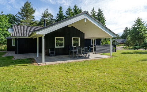 Hekla - 30Km from the Sea: Dach, Haus, Zuhause, Hütte, Tür, Abstellgleis, Deck, Veranda, Planke, Hartholz