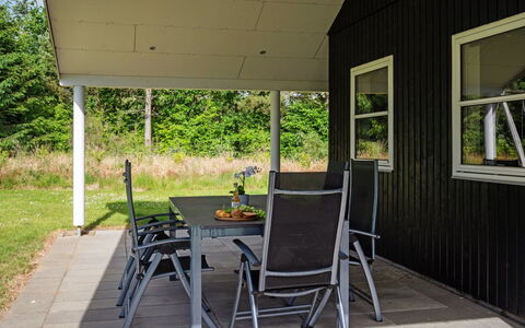 Hekla - 30Km from the Sea: Dach, Haus, Zuhause, Hütte, Tür, Abstellgleis, Deck, Veranda, Planke, Hartholz