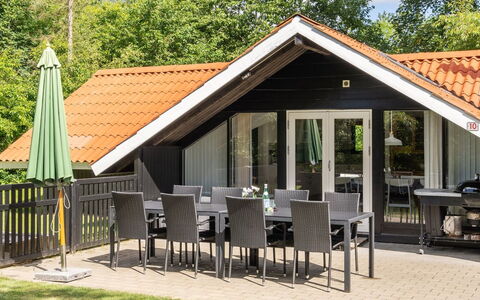 Sighrik - 30Km from the Sea: Möbel, Interior Design, Stuhl, Flooring, Tabelle, Resort, Fussboden, Decke, Zimmer, Eco Hotel