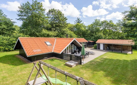 Sighrik - 30Km from the Sea: Möbel, Interior Design, Stuhl, Flooring, Tabelle, Resort, Fussboden, Decke, Zimmer, Eco Hotel