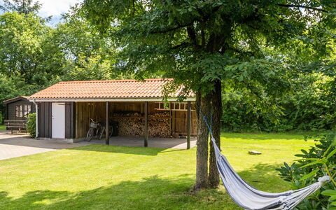 Sighrik - 30Km from the Sea: Möbel, Interior Design, Stuhl, Flooring, Tabelle, Resort, Fussboden, Decke, Zimmer, Eco Hotel