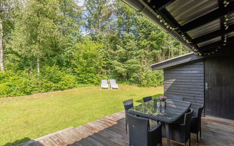 Vitus - 30Km from the Sea: Dach, Haus, Zuhause, Hütte, Tür, Abstellgleis, Deck, Veranda, Planke, Hartholz