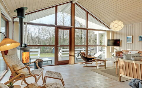 Swarte - 30Km from the Sea: Interior Design, Holz, Decke, Flooring, Möbel, Fussboden, Zuhause, Wohnzimmer, Light Fixture, Stuhl