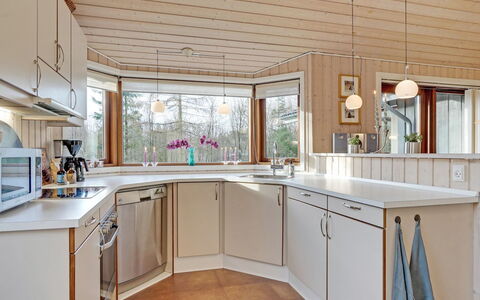 Swarte - 30Km from the Sea: Interior Design, Holz, Decke, Küche, Countertop, Light Fixture, Beleuchtung, Zuhause, Cabinetry, Flooring