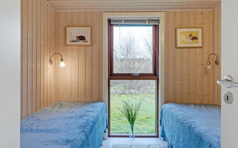 Swarte - 30Km from the Sea: Holz, Schlafzimmer, Decke, Flooring, Fussboden, Interior Design, Bett, Zimmer, Bettdecke, Bedding