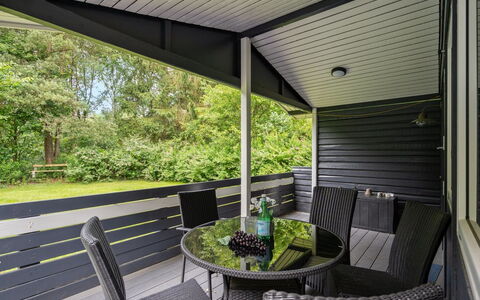Massie - 30Km from the Sea: Hütte, Zuhause, Haus, Dach, Veranda, Estate, Abstellgleis, Gartenbauten, Bauernhaus, Garten