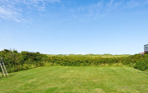 Illughi - 500M from the Sea: Blau, Strauch, Hütte, Ground, Garten, Estate, Schatten, Landscaping, Bauernhaus, Eco Hotel