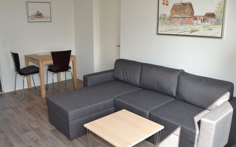 Aghnar - 5Km from the Sea: Möbel, Interior Design, Flooring, Holz, Fussboden, Decke, Holzboden, Stuhl, Tabelle, Beleuchtung