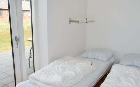 Deetje - 5Km from the Sea: Möbel, Interior Design, Flooring, Holz, Fussboden, Decke, Holzboden, Stuhl, Tabelle, Beleuchtung