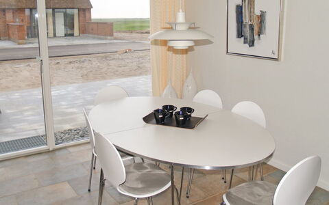 Fanny - 2Km from the Sea: Möbel, Flooring, Fussboden, Interior Design, Holz, Tabelle, Stuhl, Beleuchtung, Küche & Esszimmer Tisch, Esszimmer