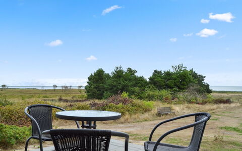 Annicka - 5Km from the Sea: Möbel, Interior Design, Flooring, Holz, Fussboden, Decke, Holzboden, Stuhl, Tabelle, Beleuchtung