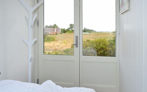 Annicka - 5Km from the Sea: Möbel, Interior Design, Flooring, Holz, Fussboden, Decke, Holzboden, Stuhl, Tabelle, Beleuchtung