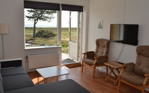 Baltser - 5Km from the Sea: Blau, Strauch, Hütte, Ground, Garten, Estate, Schatten, Landscaping, Bauernhaus, Eco Hotel
