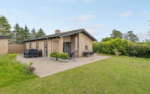 Evangelia - 1.2Km from the Sea: Dach, Haus, Grundstueck, Zuhause, Hütte, Estate, Gartenbauten, Schatten, Blockhaus, Landscaping