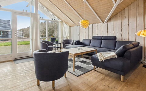 Arnika - 28Km from the Sea: Möbel, Interior Design, Flooring, Holz, Fussboden, Decke, Holzboden, Stuhl, Tabelle, Beleuchtung