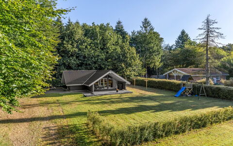 Leonard - 30Km from the Sea: Zuhause, Dach, Hütte, Garten, Rasen, Estate, Gartenbauten, Garten, Bauernhaus, Landscaping