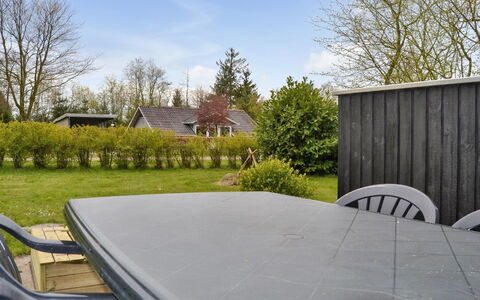 Anninka - 28Km from the Sea: Möbel, Gartenmöbel, Tisch Im Freien, Garten, Stuhl, Rasen, Schatten, Hinterhof, Garten, Außenbank