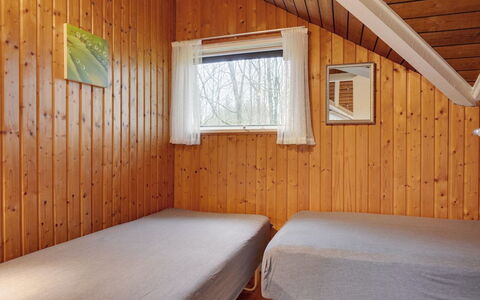 Anninka - 28Km from the Sea: Holz, Flooring, Fussboden, Decke, Interior Design, Schlafzimmer, Hartholz, Zimmer, Holzbeize, Bett