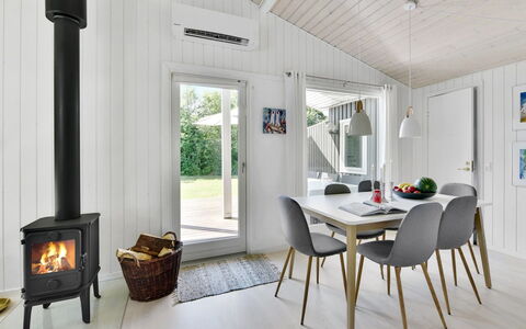Brune - 30Km from the Sea: Flooring, Möbel, Zuhause, Fussboden, Wohnzimmer, Stuhl, Holzofen, Decke, Feuerstelle, Holzboden