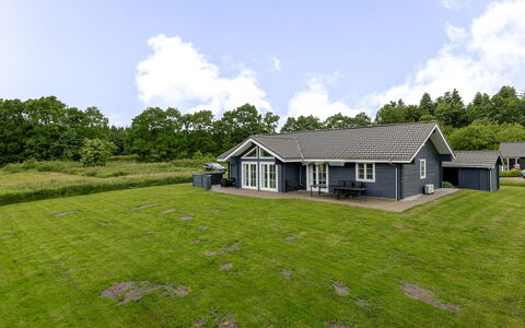 Quanna - 30Km from the Sea: Die Architektur, Dach, Zuhause, Verbundwerkstoff, Daylighting, Abstellgleis, Auffahrt