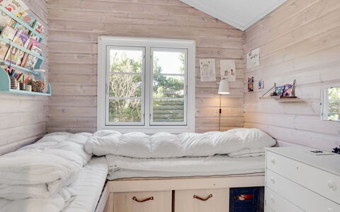 Gytha - 150M from the Sea: Möbel, Interior Design, Holz, Fussboden, Flooring, Schlafzimmer, Bett, Zimmer, Zuhause, Beleuchtung