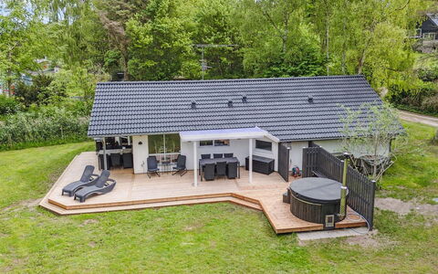 Juke - 425M from the Sea: Hütte, Zuhause, Haus, Dach, Veranda, Estate, Abstellgleis, Gartenbauten, Bauernhaus, Garten