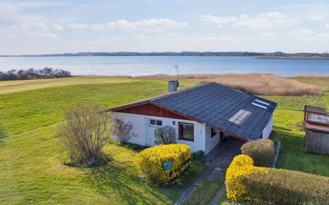 Velika - 25M to the Fjord: Möbel, Interior Design, Flooring, Holz, Fussboden, Decke, Holzboden, Stuhl, Tabelle, Beleuchtung